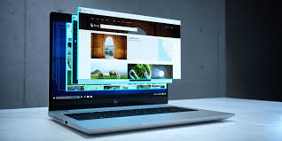 What is the user experience and software like on the HP Laptop-BQQDT4DI?